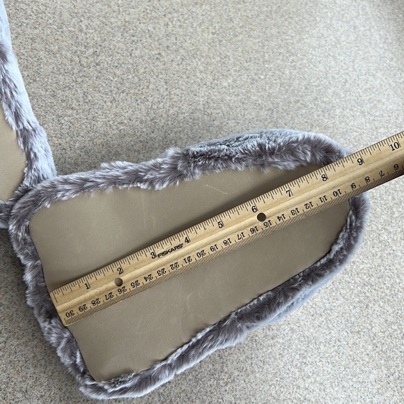 Slippers, Size Small/Medium, Gray, Super Soft!! - Picture 9 of 12